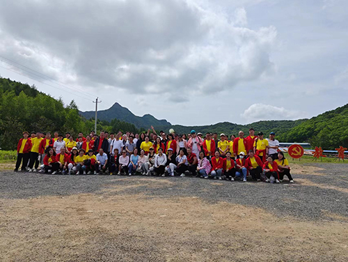 芳冠科技服務(wù)團(tuán)隊(duì)、制二車(chē)間梅河行